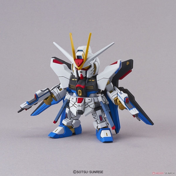 SD EX-STANDARD STRIKE FREEDOM GUNDAM